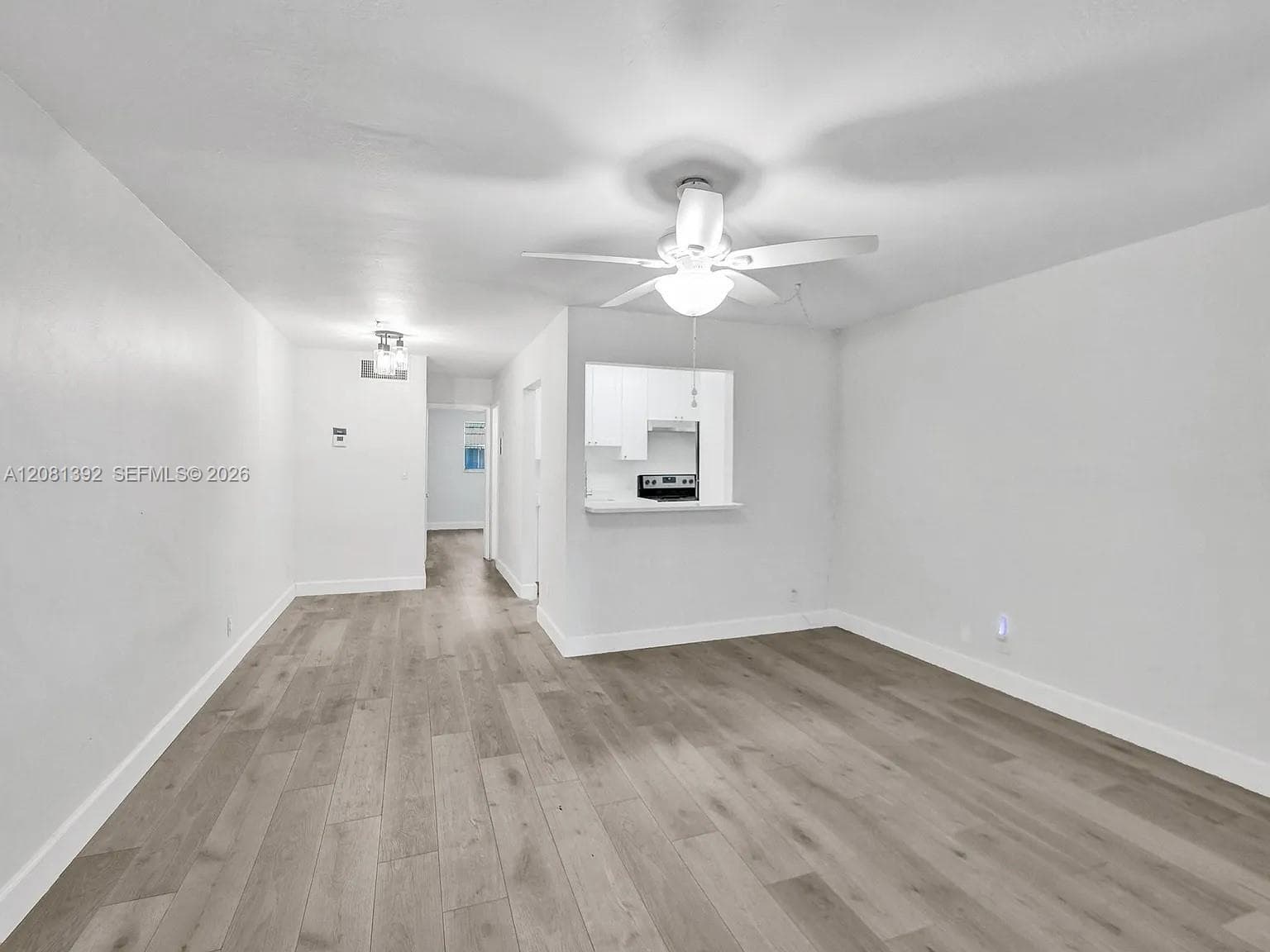 KINGSWAY APARTMENTS · #7 in Hollywood - Photo 2