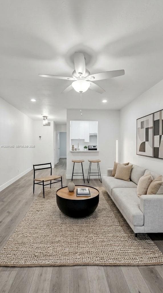 KINGSWAY APARTMENTS · #7 in Hollywood - Photo 26