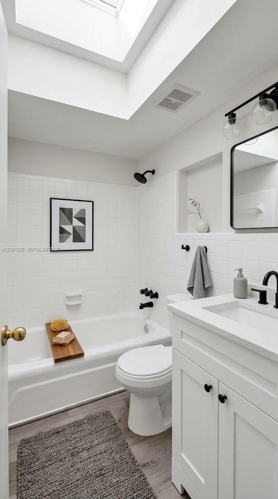 KINGSWAY APARTMENTS · #7 in Hollywood - Photo 22