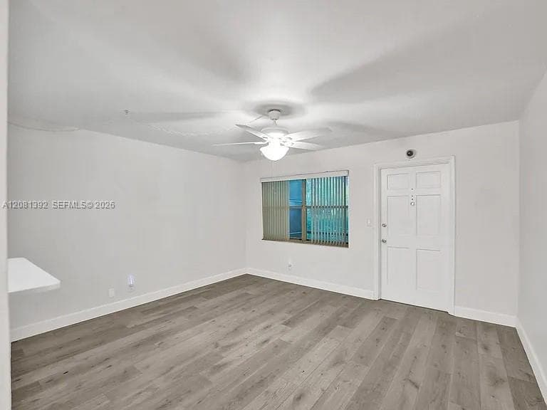 KINGSWAY APARTMENTS · #7 in Hollywood - Photo 3