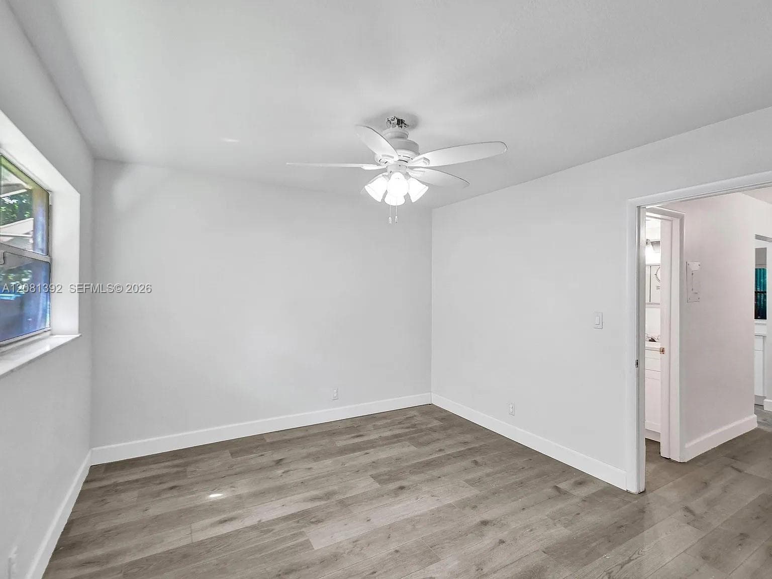 KINGSWAY APARTMENTS · #7 in Hollywood - Photo 5