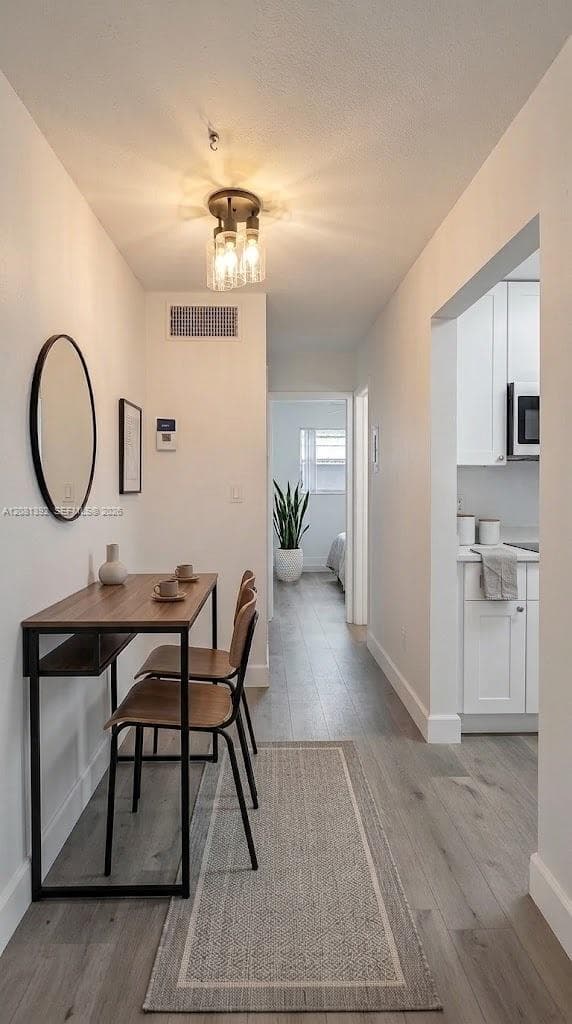 KINGSWAY APARTMENTS · #7 in Hollywood - Photo 24