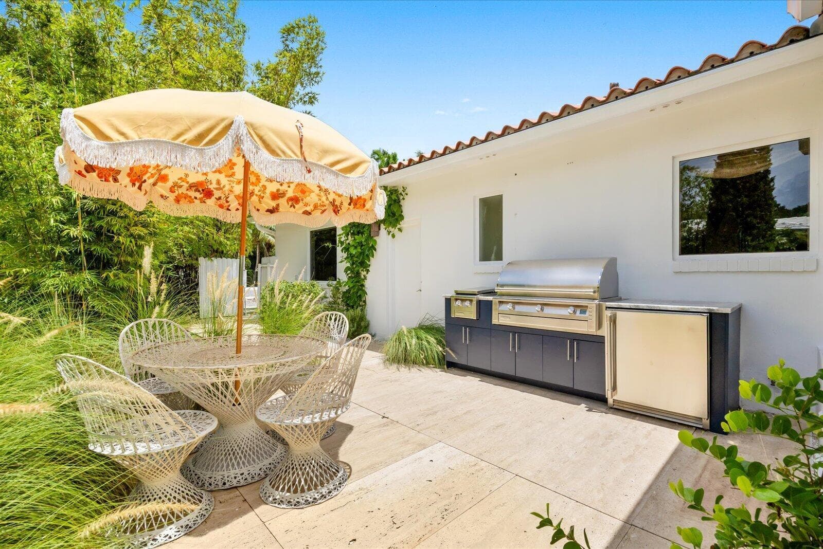 Patio & Summer Kitchen