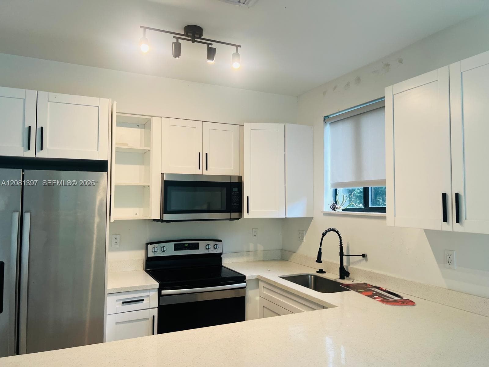 309 NW 7th Ct #1 photo 2