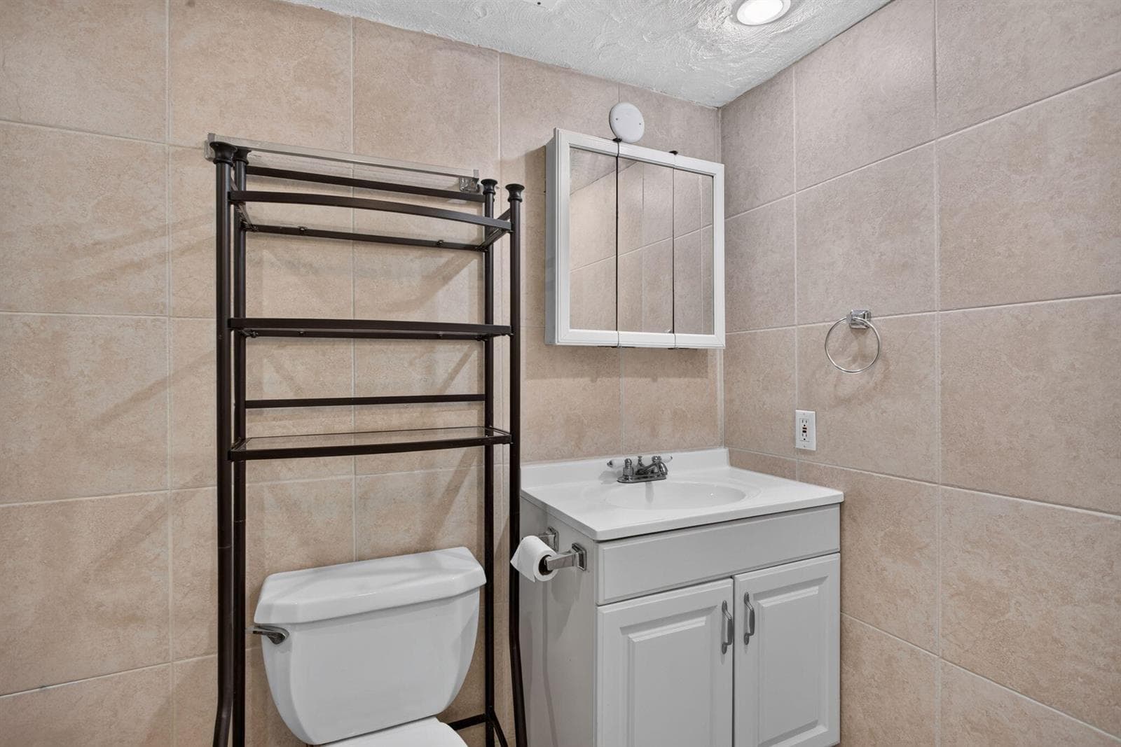 12-web-or-mls-2840 203-9