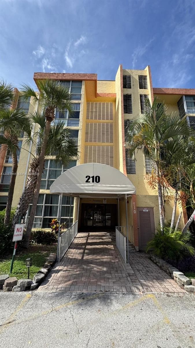 Avila South Condo · #144 in Sunny Isles Beach - Photo 1