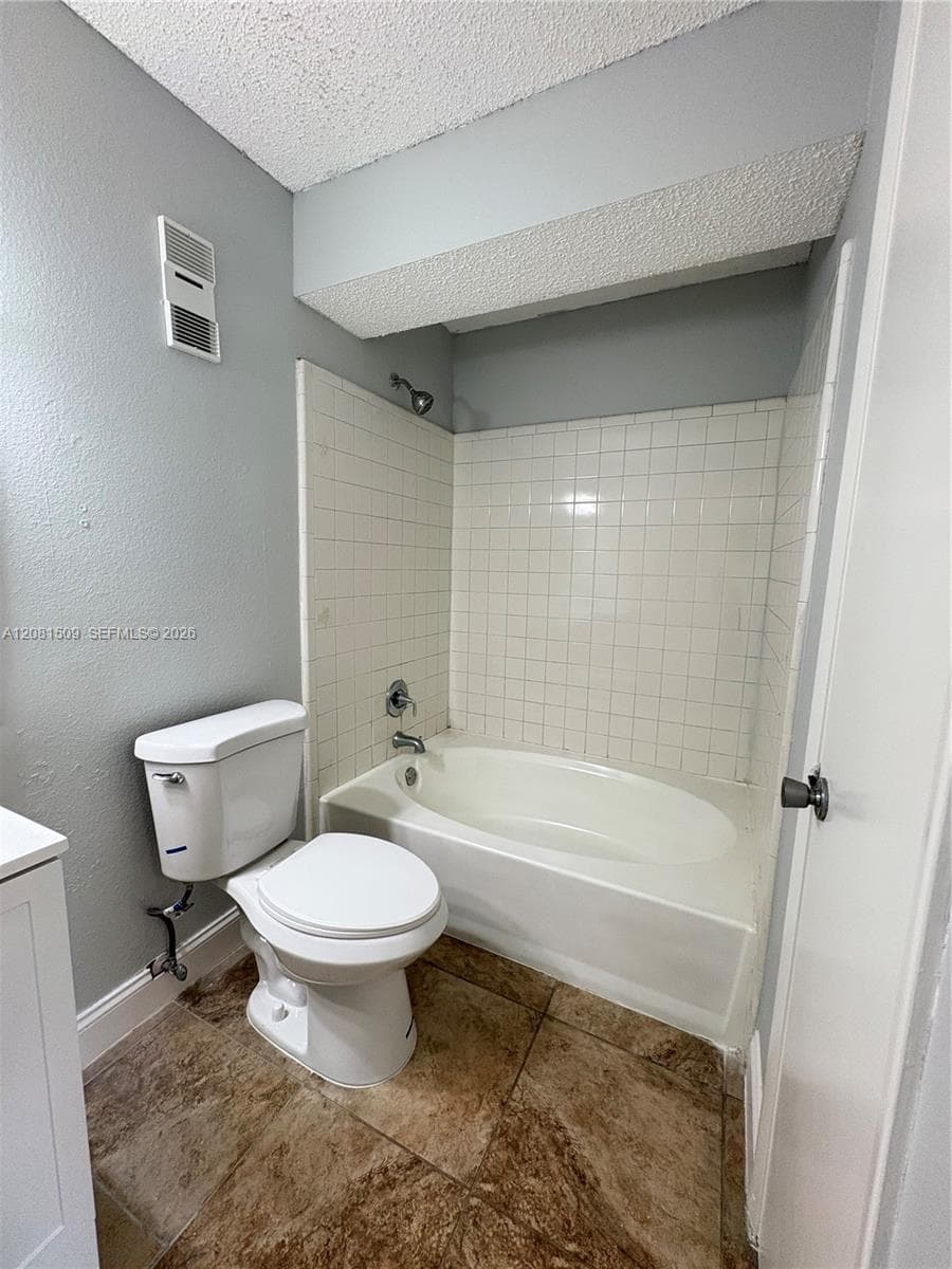 BISCAYNE BEACH CLUB CONDO · #1124 in Miami - Photo 13