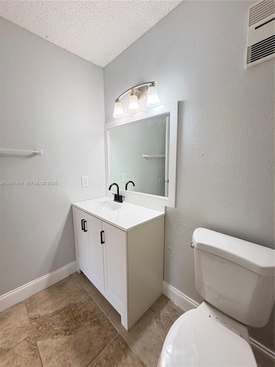 BISCAYNE BEACH CLUB CONDO · #1124 in Miami - Photo 12