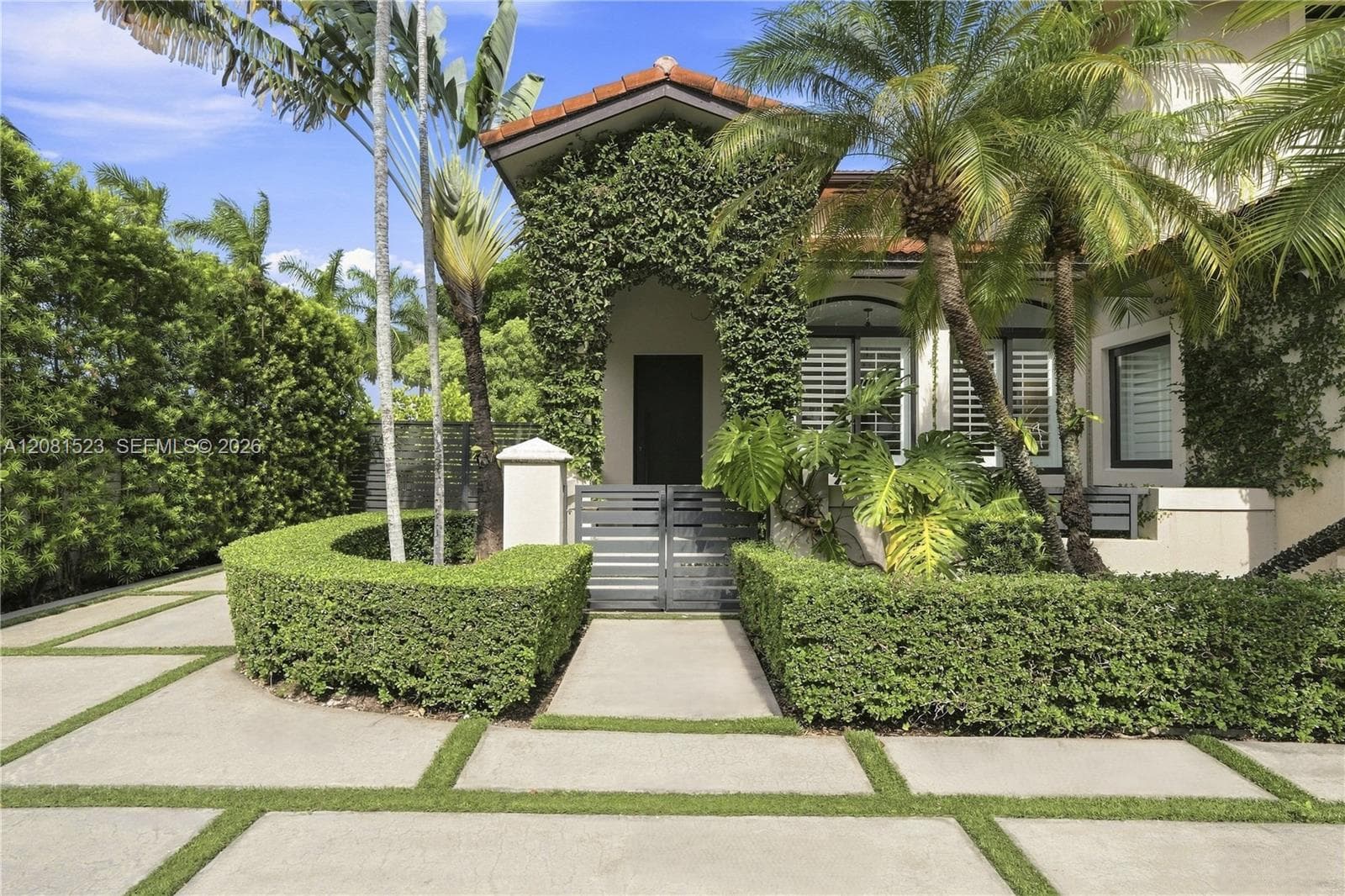 2601 SW 143rd Ave photo 1