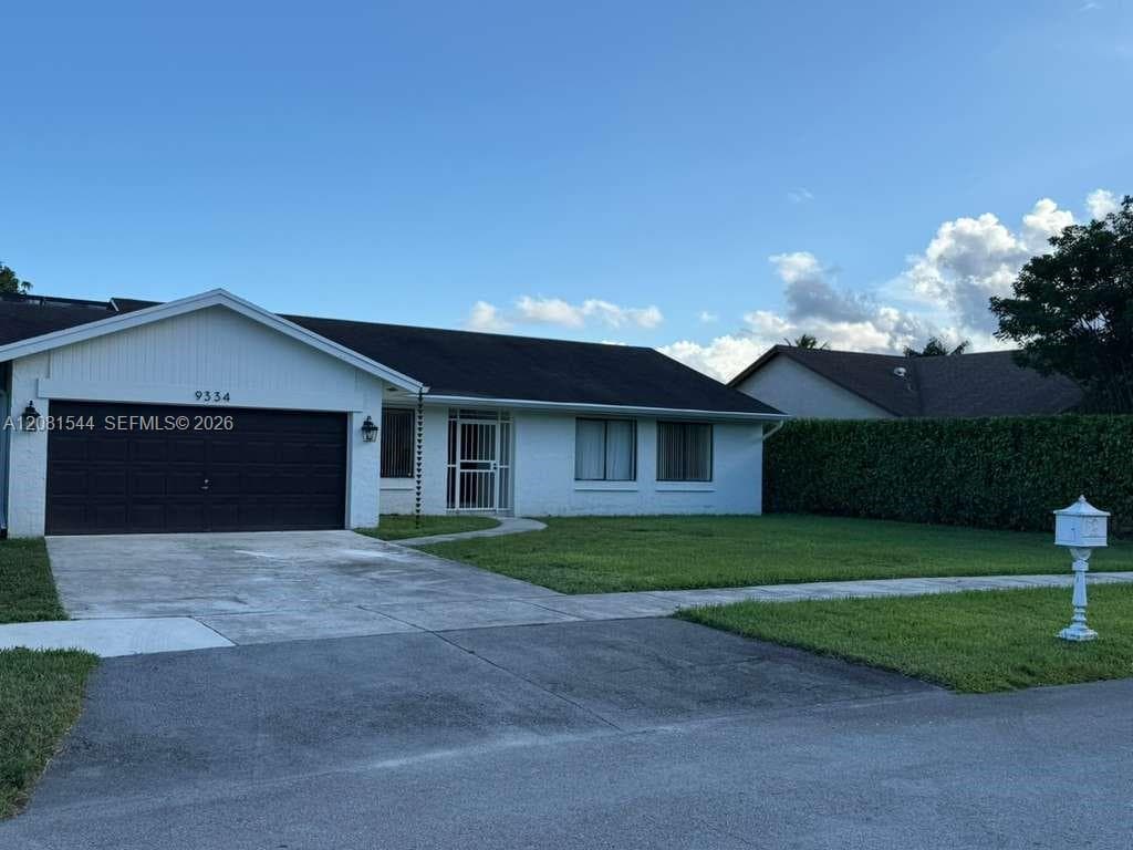 9334 SW 171st Ter #0 photo 2