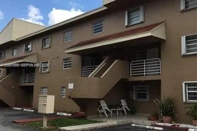 VISTA DEL LAGO CONDO V · #45 in Hialeah - Photo 1