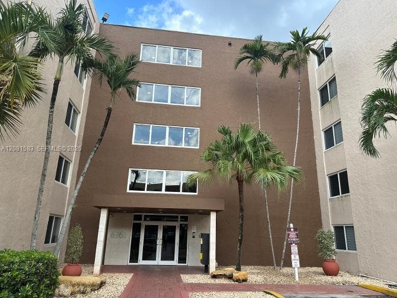 CORAL GATE EAST CONDO · #2-131 in Hialeah - Photo 2