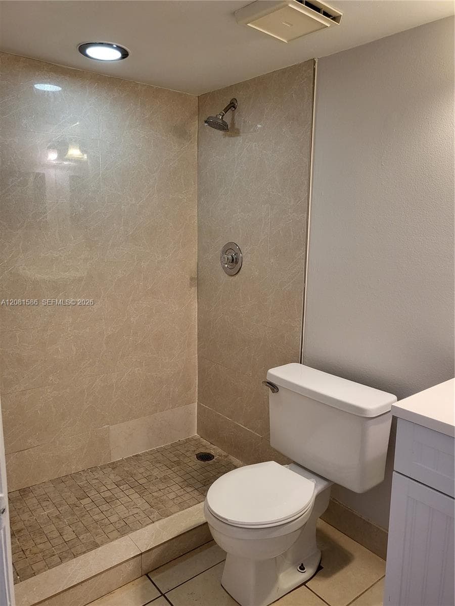 6924 SW 114th Pl #E56 photo 13