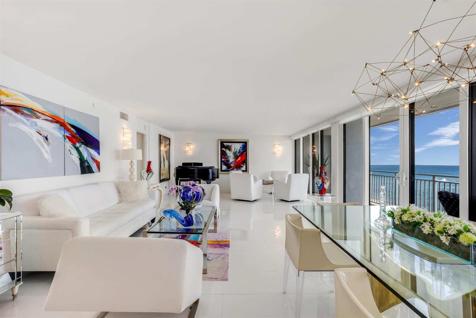OCEANFRONT GREAT ROOM