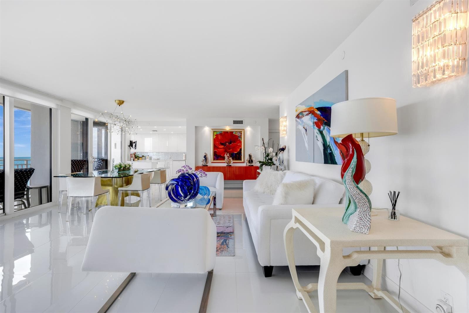 OCEANFRONT GREAT ROOM