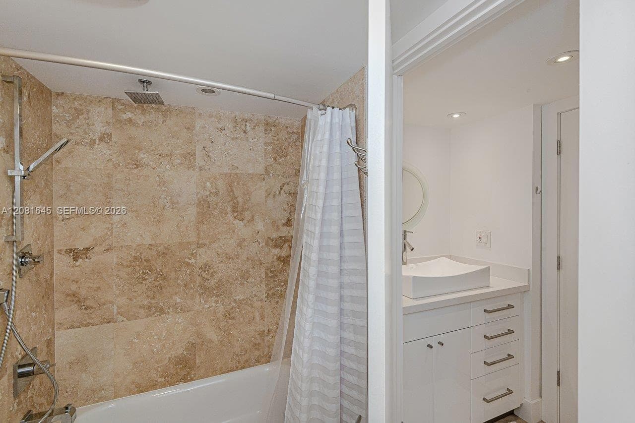 Roney Palace · #1515 in Miami Beach - Photo 11
