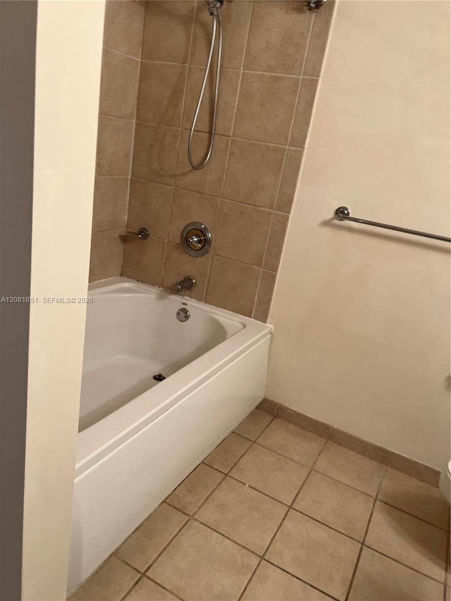 Turnberry on the Green · #611 in Aventura - Photo 12