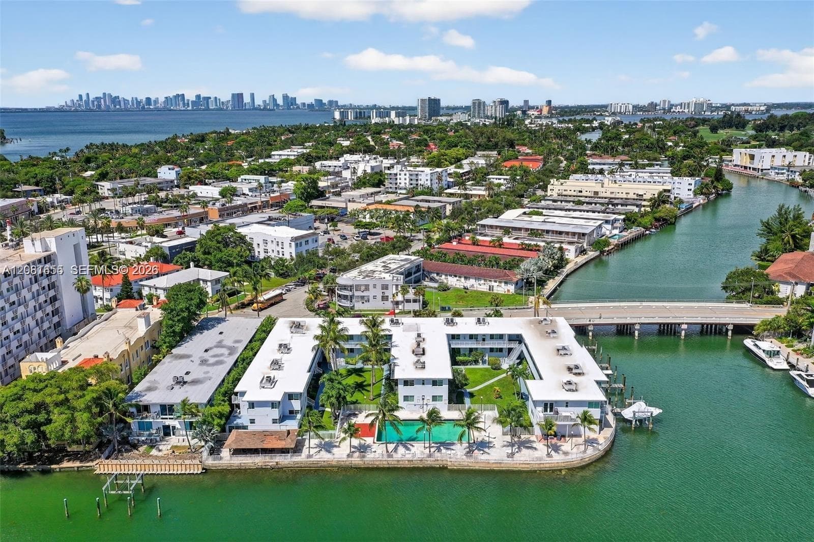 ISLAND POINT SOUTH CONDO · #25 in Miami Beach - Photo 1