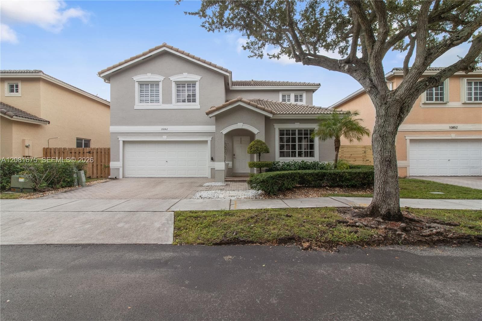 10842 NW 53rd Ln photo 1