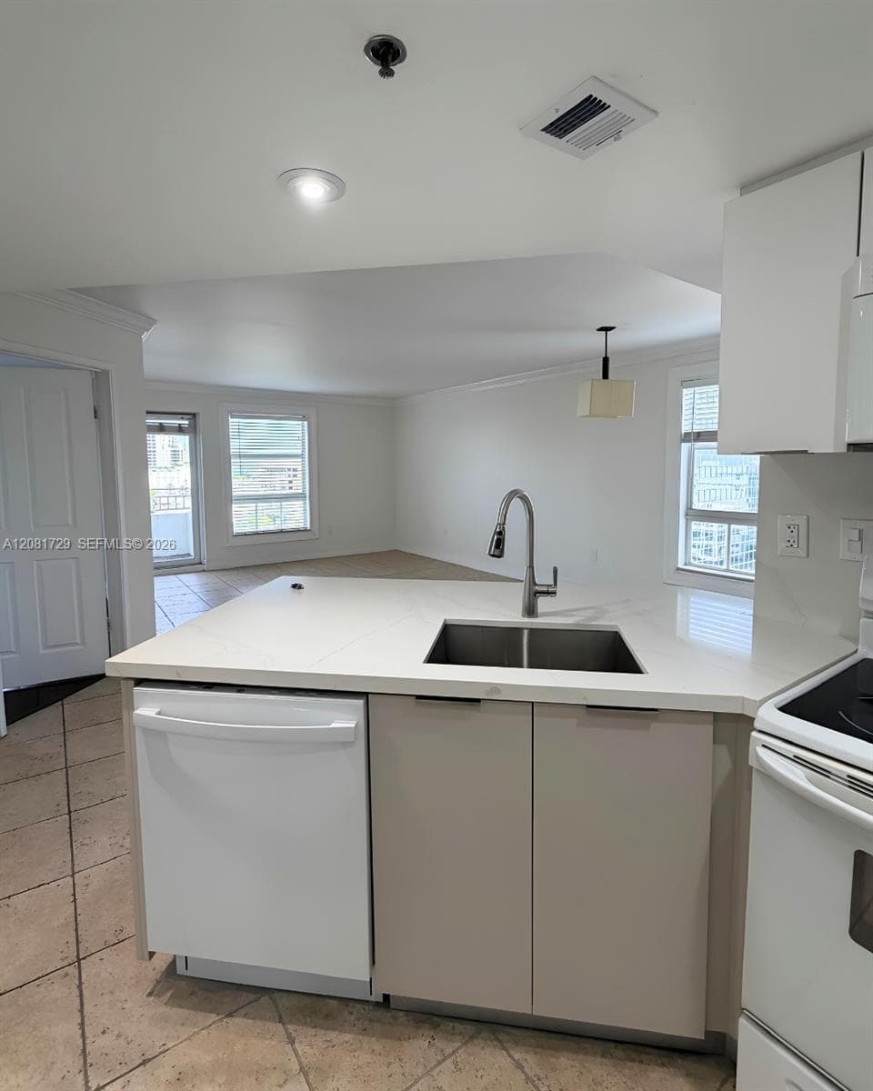 GABLES TERRACE CONDO · #1009 in Miami - Photo 18