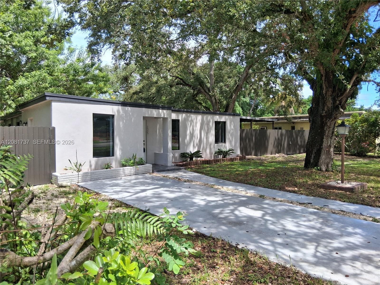 1535 NE 139 St photo 2