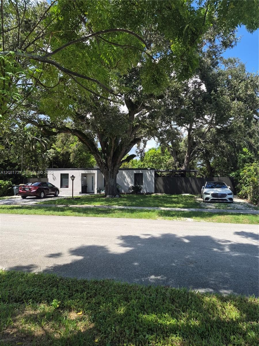 1535 NE 139 St photo 1