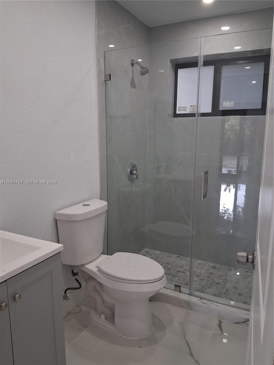 1535 NE 139 St photo 11