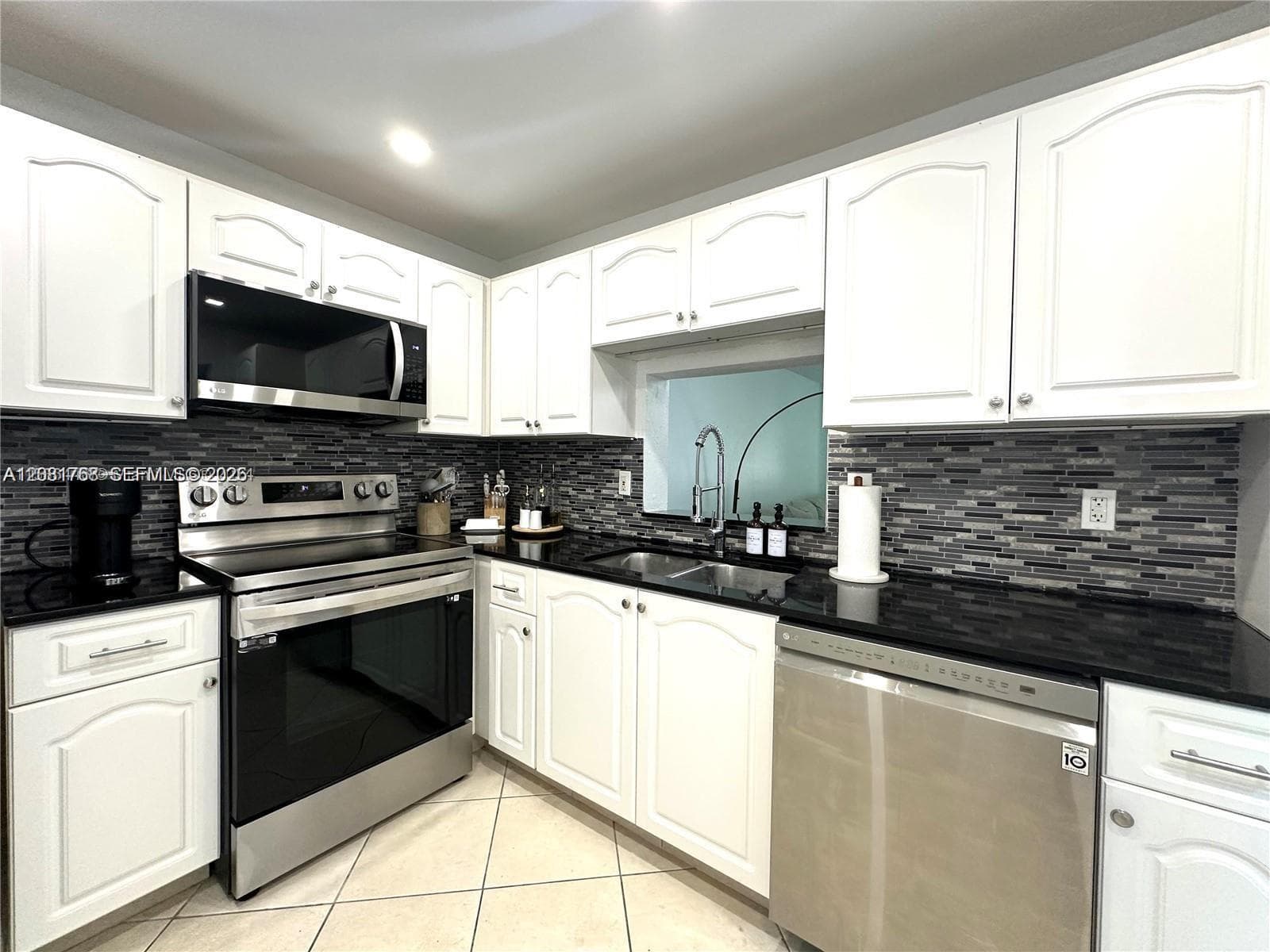 MEADOWBROOK TOWERS CONDO · #102 in Hallandale Beach - Photo 6