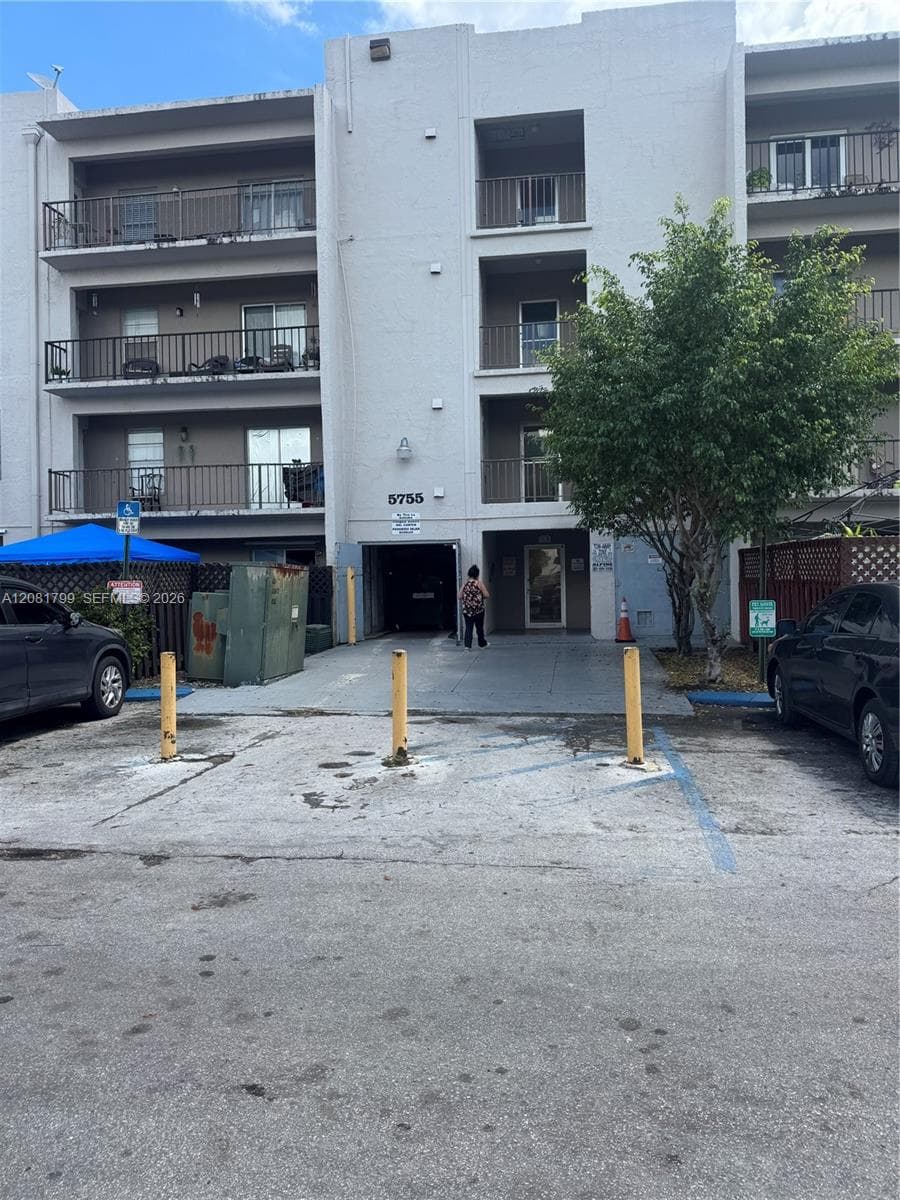 WESTLAND GARDENS CONDO · #201 in Hialeah - Photo 16