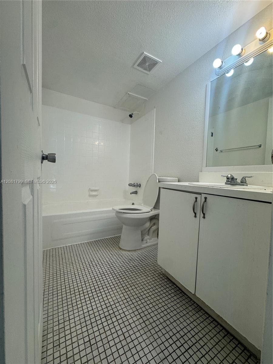 WESTLAND GARDENS CONDO · #201 in Hialeah - Photo 7
