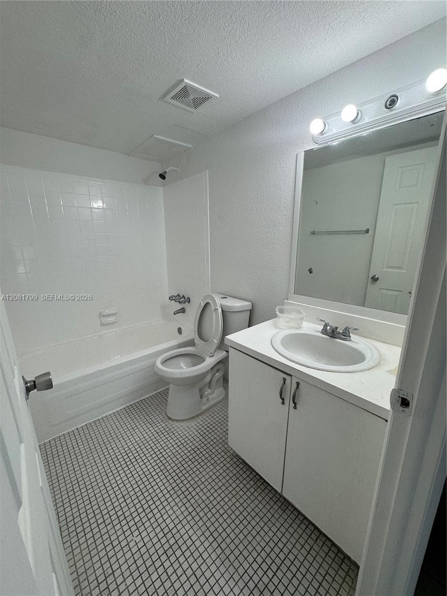 WESTLAND GARDENS CONDO · #201 in Hialeah - Photo 10