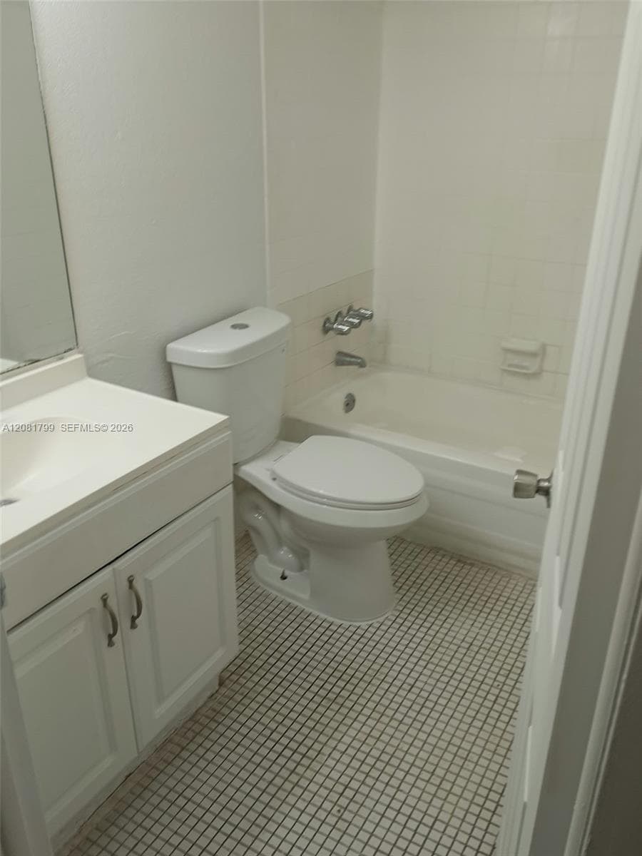 WESTLAND GARDENS CONDO · #201 in Hialeah - Photo 14