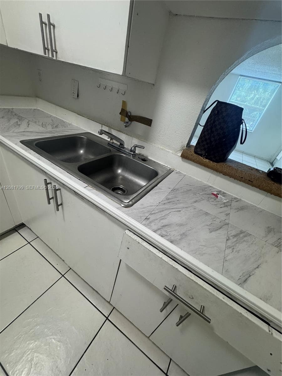 WESTLAND GARDENS CONDO · #201 in Hialeah - Photo 4