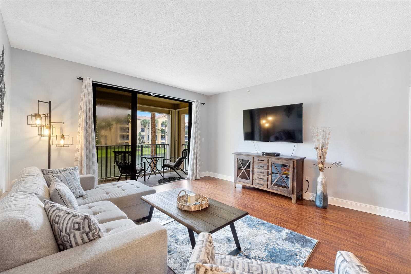 800 Uno Lago Dr U204_018