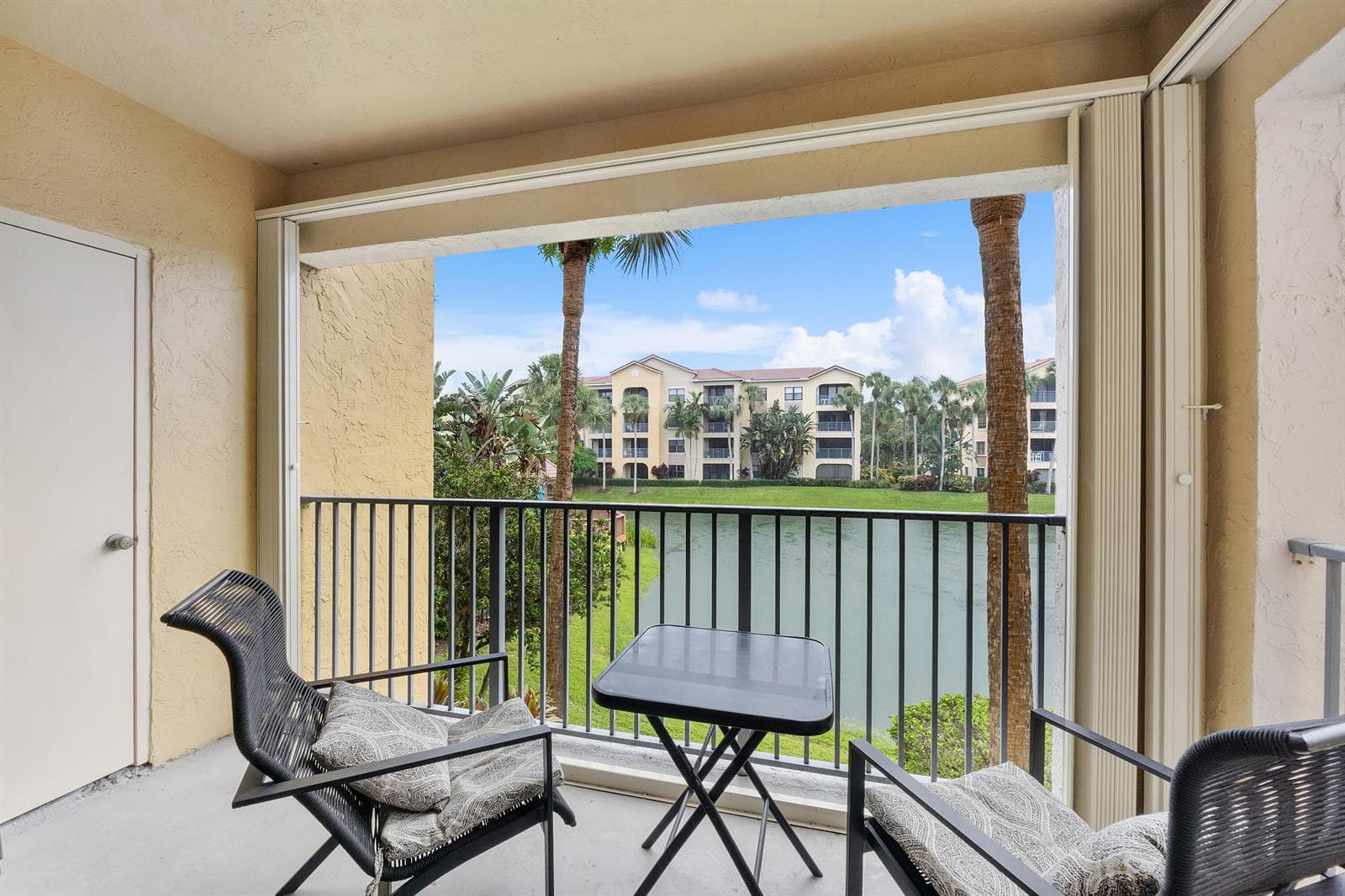 800 Uno Lago Dr U204_015