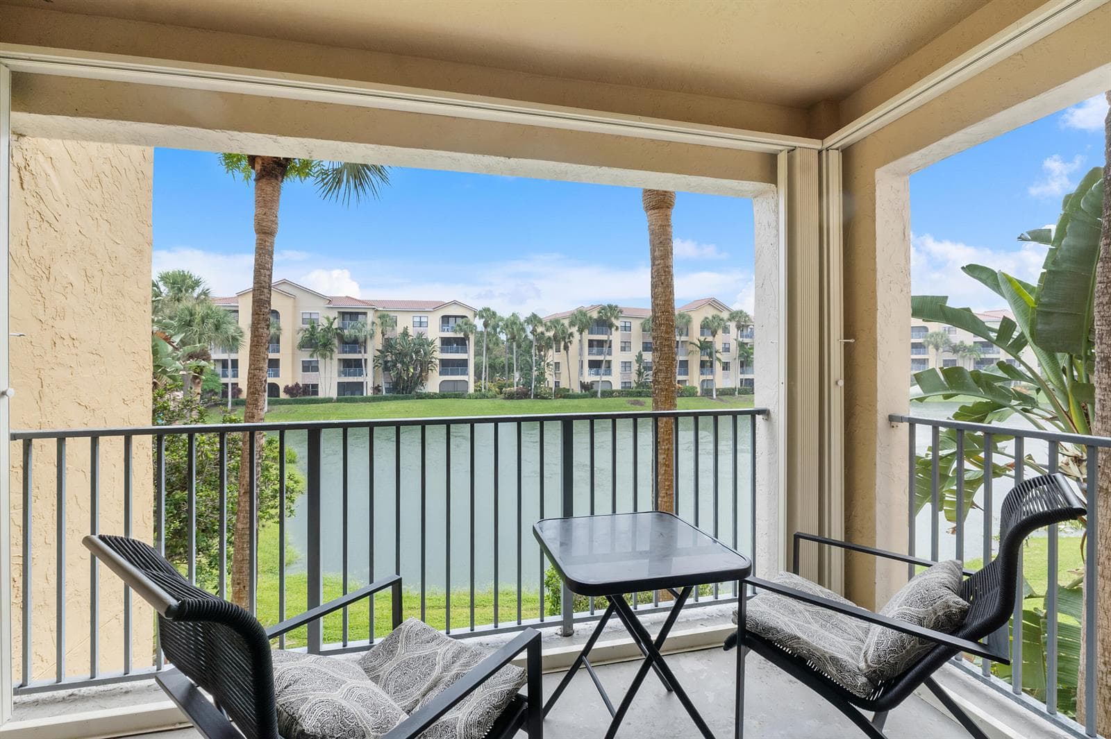 800 Uno Lago Dr U204_014