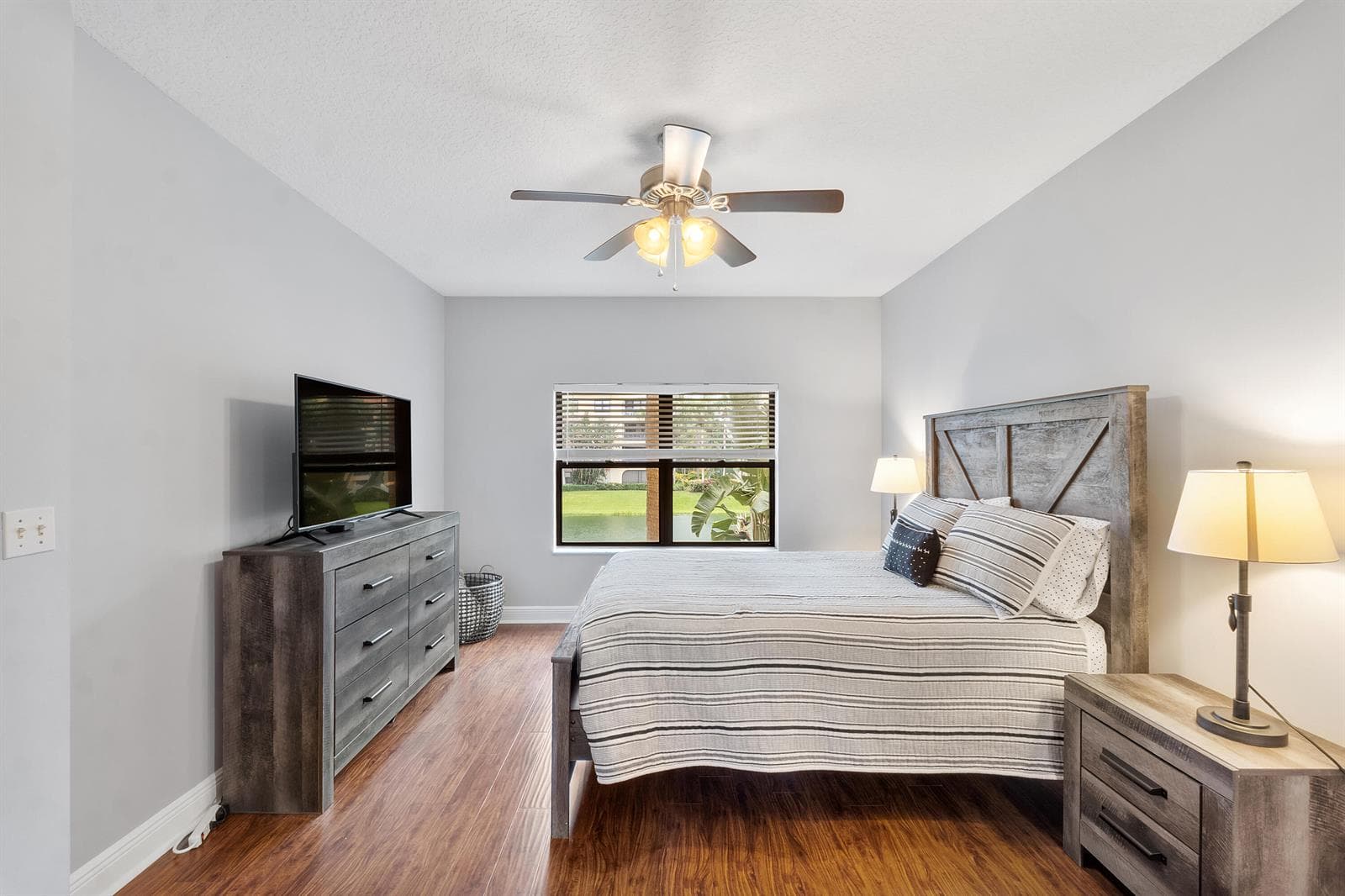 800 Uno Lago Dr U204_012