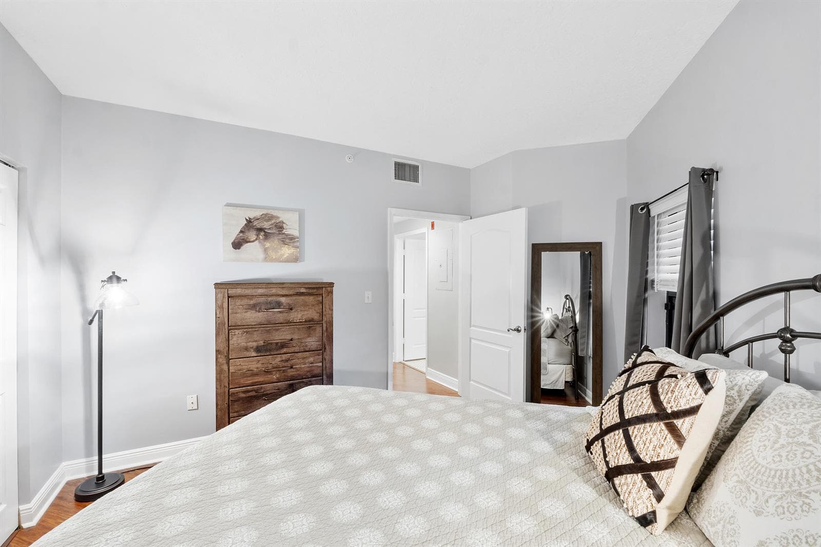 800 Uno Lago Dr U204_005