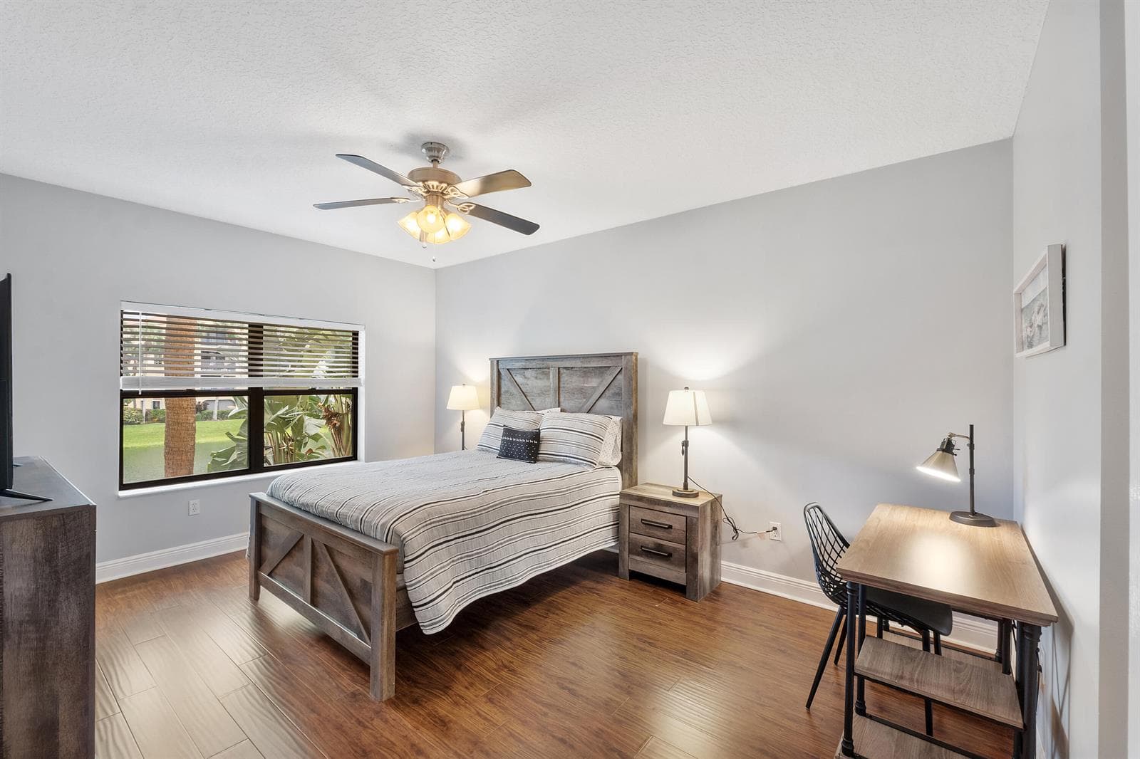 800 Uno Lago Dr U204_011