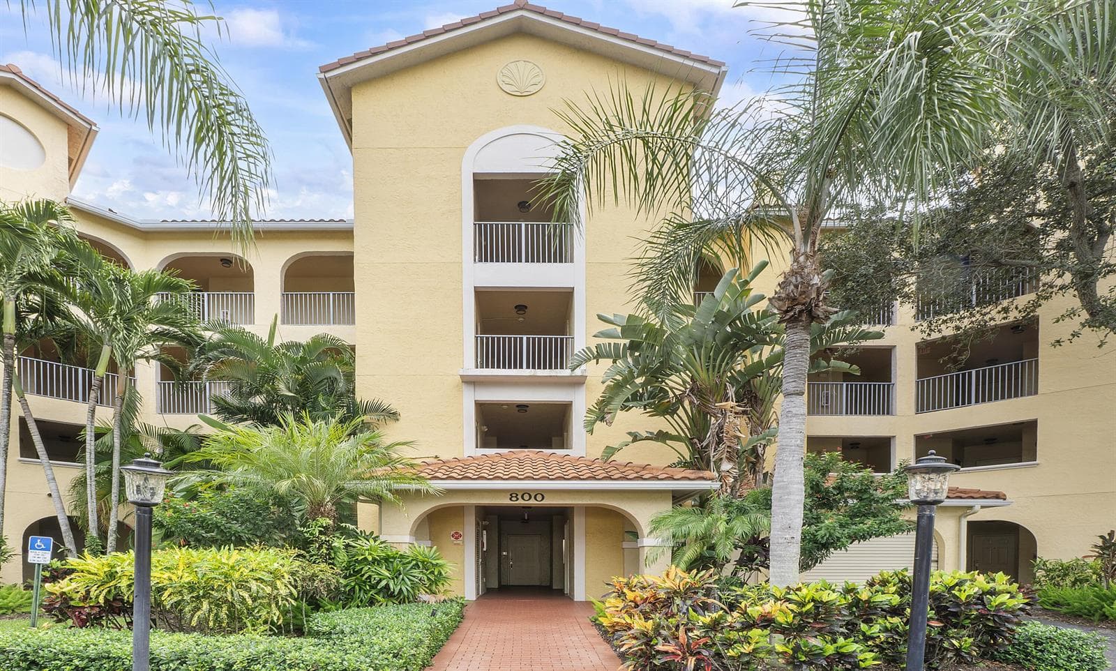 800 Uno Lago Dr U204_033 2