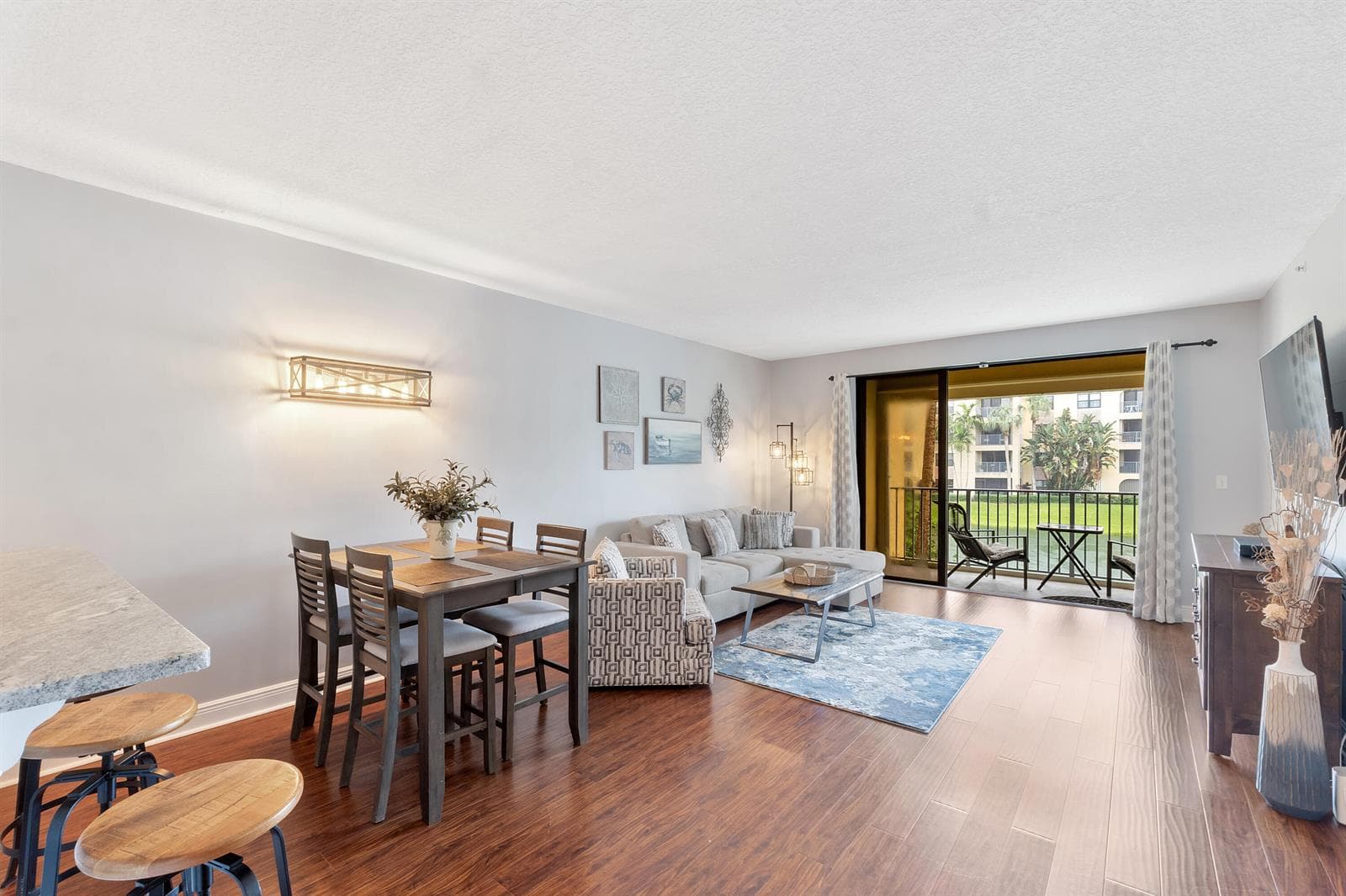 800 Uno Lago Dr U204_019