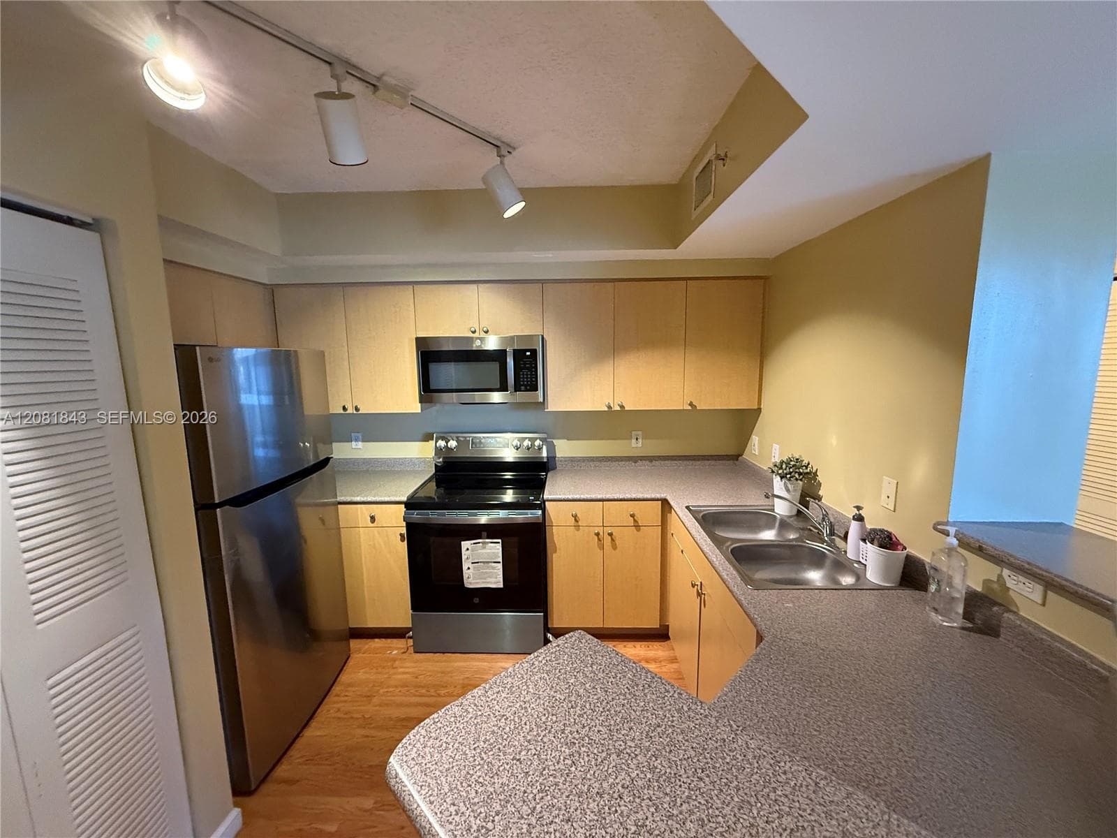 REGENT PARK CONDO · #608A in Hollywood - Photo 7