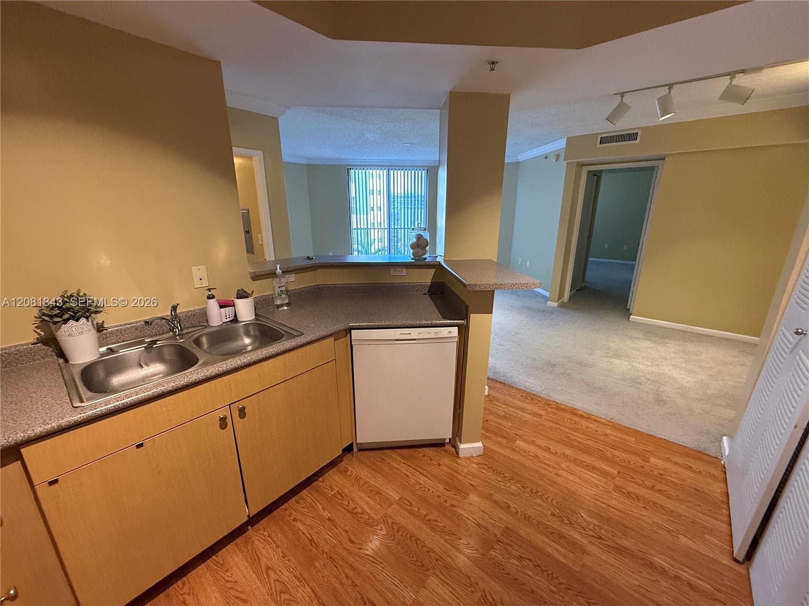 REGENT PARK CONDO · #608A in Hollywood - Photo 5