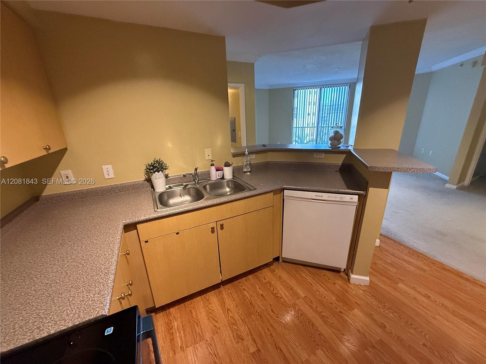 REGENT PARK CONDO · #608A in Hollywood - Photo 4