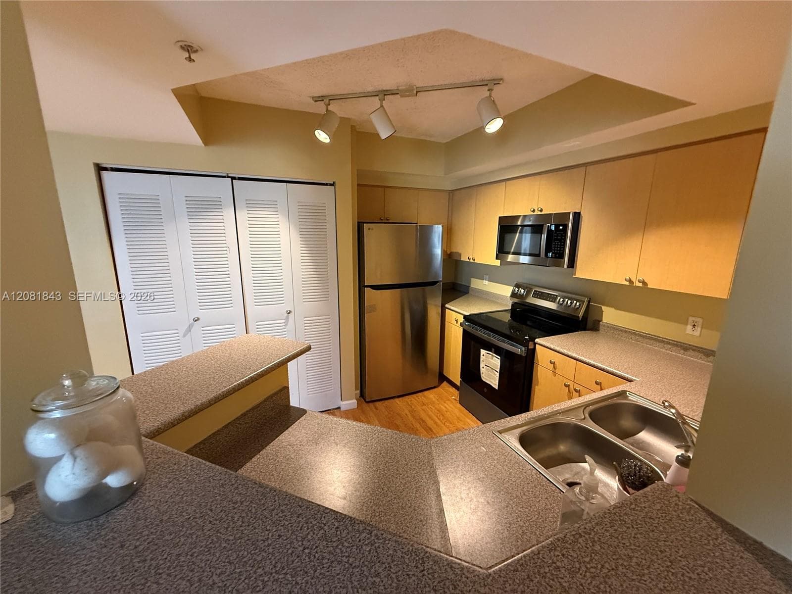 REGENT PARK CONDO · #608A in Hollywood - Photo 8