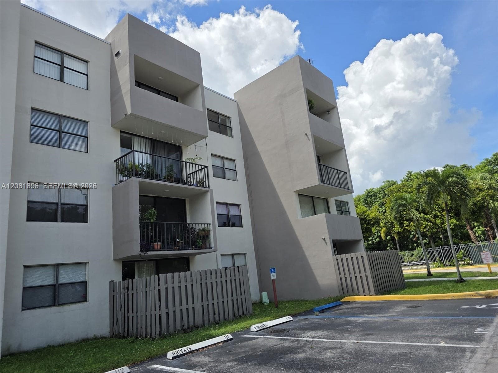 PEPPERMILL KENDALE LKS W · #D205 in Miami - Photo 2