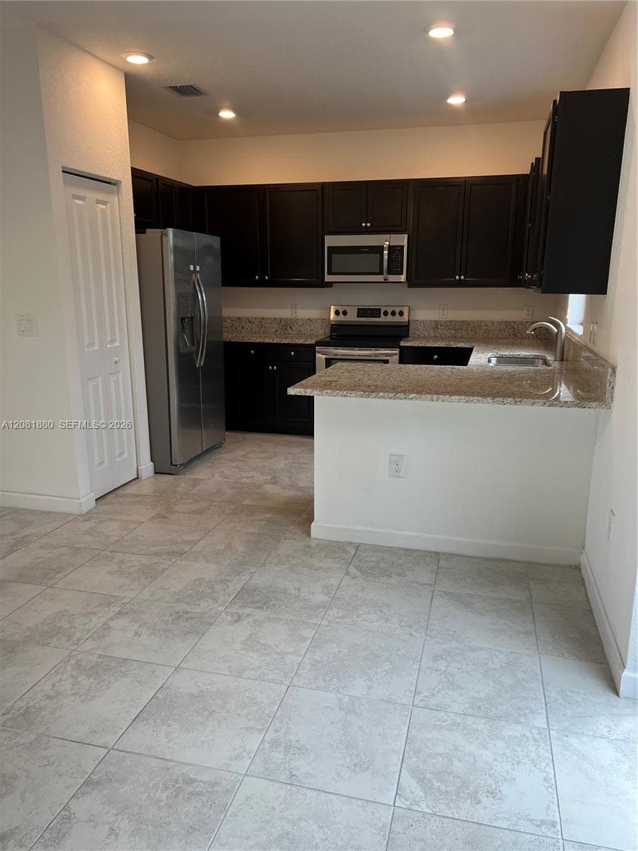 20578 NE 2nd Ct photo 8