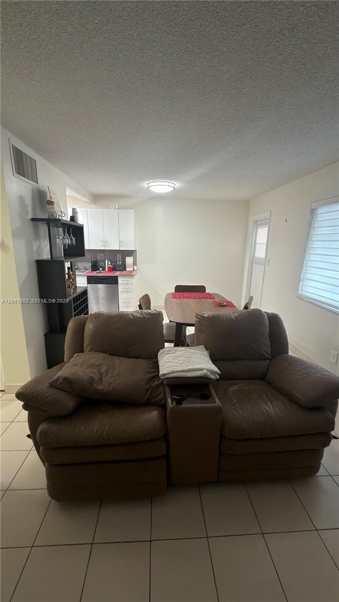 WARRENTON HOUSE CONDO · #223 in Hollywood - Photo 6