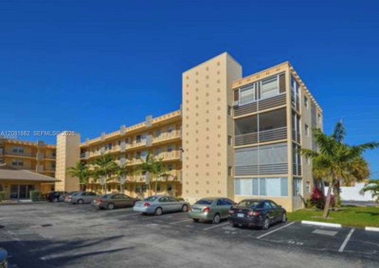 WARRENTON HOUSE CONDO · #223 in Hollywood - Photo 1