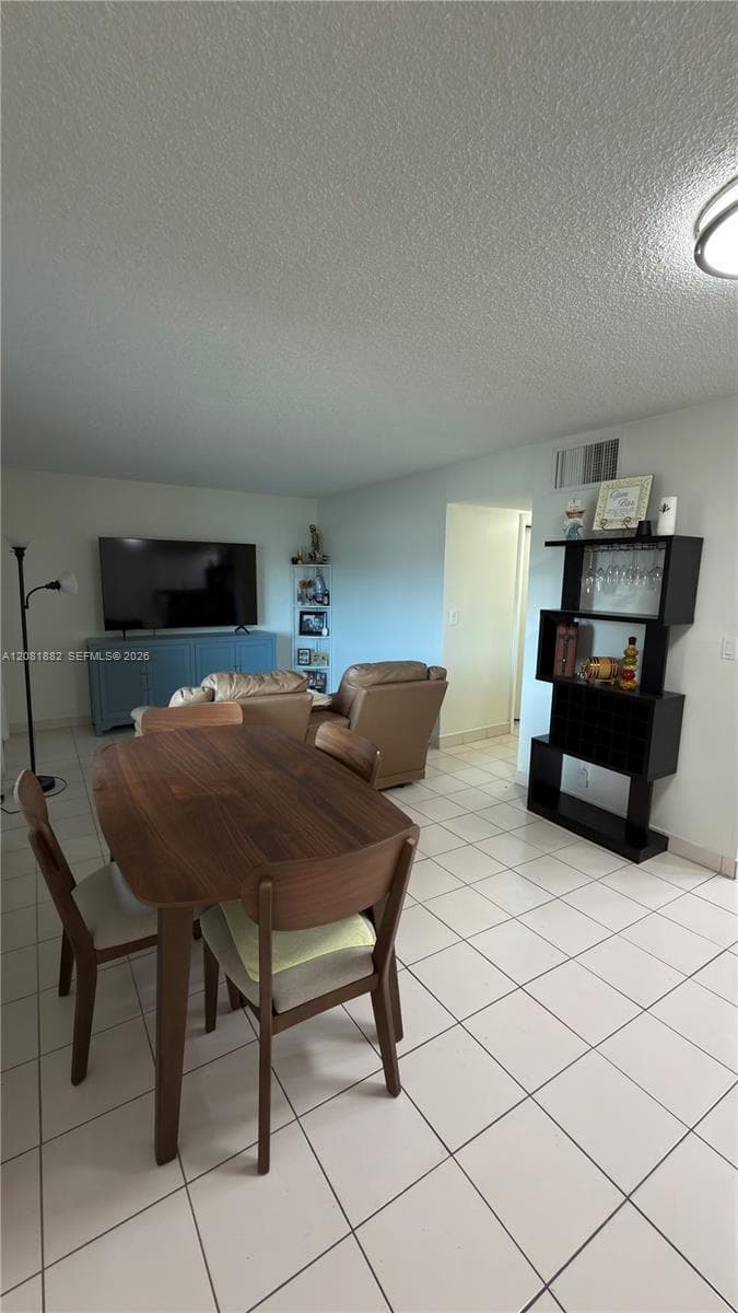 WARRENTON HOUSE CONDO · #223 in Hollywood - Photo 5